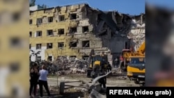 Doi voluntari ucraineni din domeniul protecției animalelor în urma bombardamentelor rusești de sâmbătă