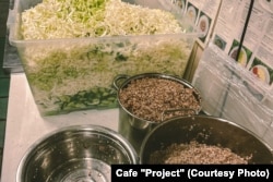 На кухні чарнігаўскай кавярні "Праект"