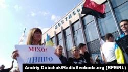 Прыхільнікі Міхэіла Саакашвілі, якія чакаюць яго ва Ўкраіне.