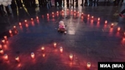 Сочувство од Кочани за починатите во пожарот во Кран-Монтана