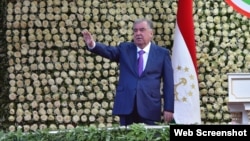 Tacikistan prezidenti Emoməli Rəhmon