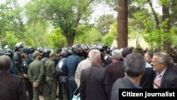 Police forces gathering near Khajou Bridge in the city of Isfahan, where farmers protested over water issues on Saturday April 07, 2018.