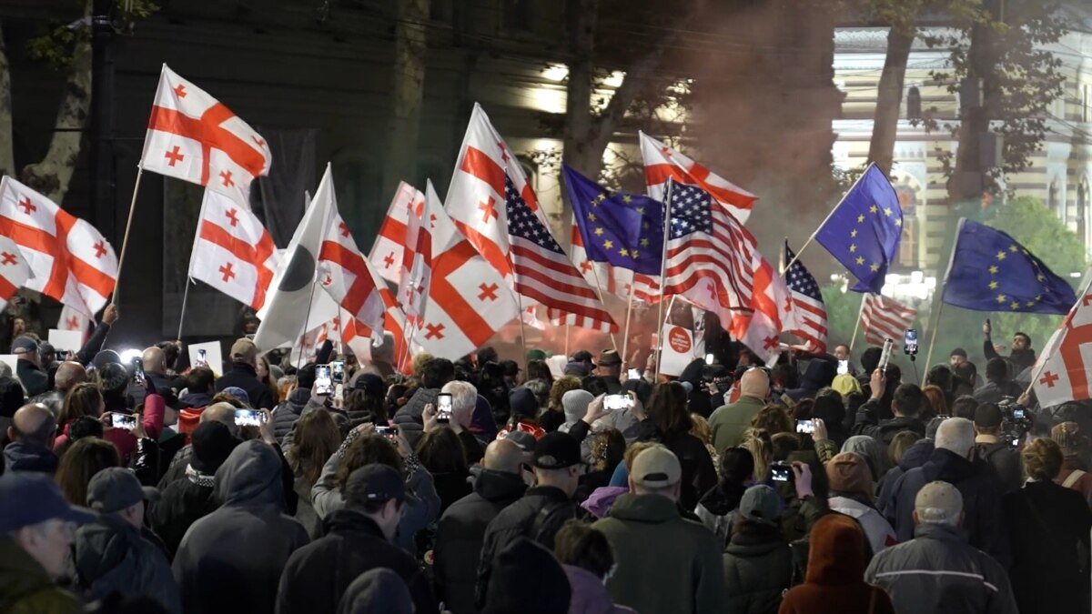 Рік після суперечливих виборів у Грузії не вщухають протести: «Ми продовжуємо боротьбу, бо нам є що втрачати»