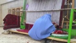 مهاجرین برگشته از پاکستان و ایران صنعت قالین را توسعه بخشیده‌اند.