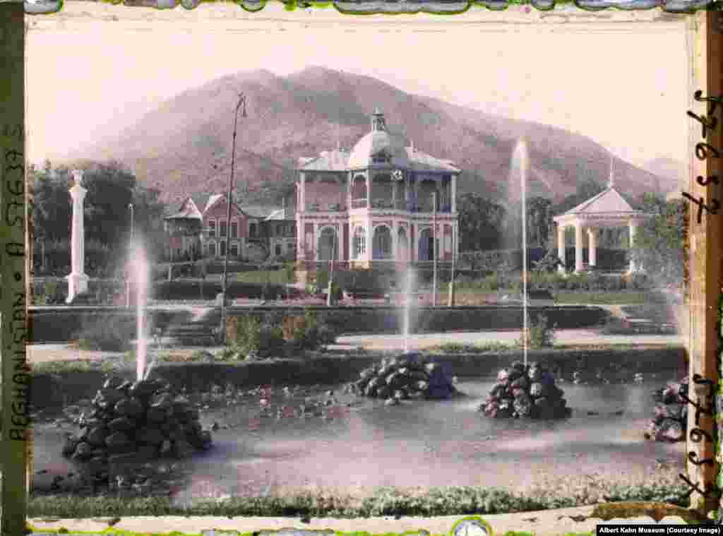 A fountain in the Paghman gardens. Most buildings there were destroyed during the waves of fighting in the 1980s and 1990s.