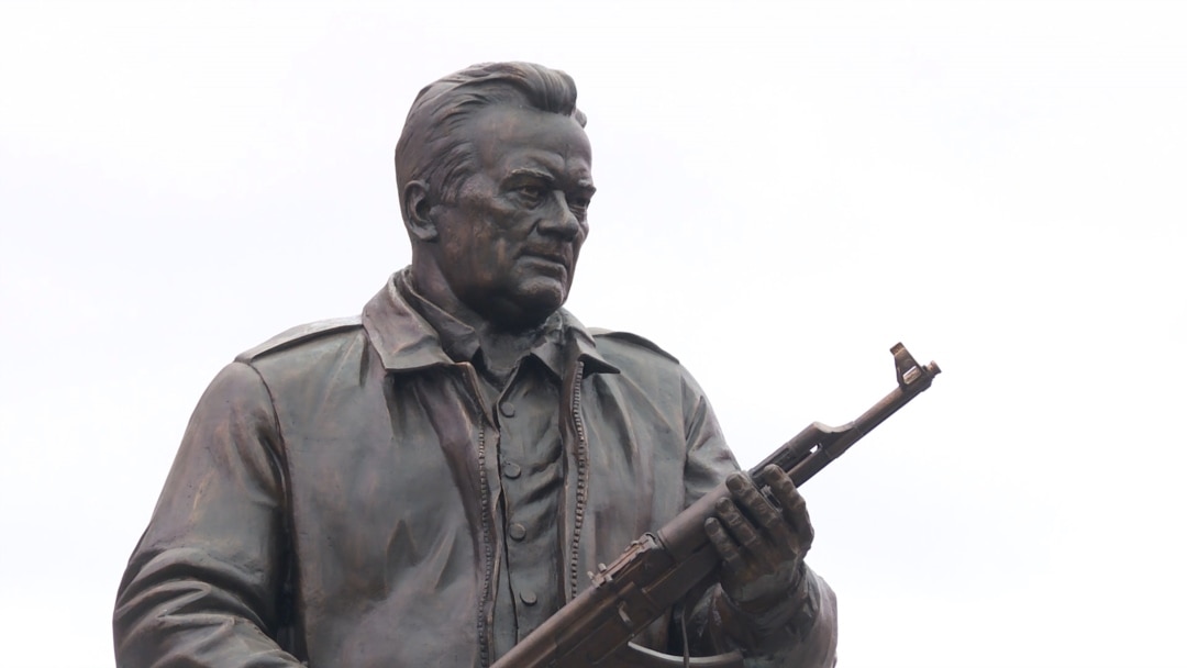 Monument To AK-47 Designer Kalashnikov Unveiled In Moscow