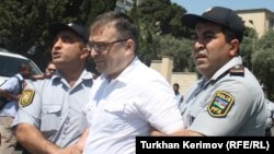 Задержание главы "РеАл" Ильгара Мамедова, Баку, 12 июня 2012