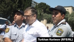İlqar Məmmədovu polis saxlayır