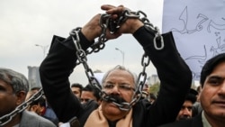 په اسلام اباد کې خبريالان د انټرنېټي جرمونو د مخنيوي لپاره د جوړو قوانينو خلاف احتجاج کوي ـ انځور له ارشيفه