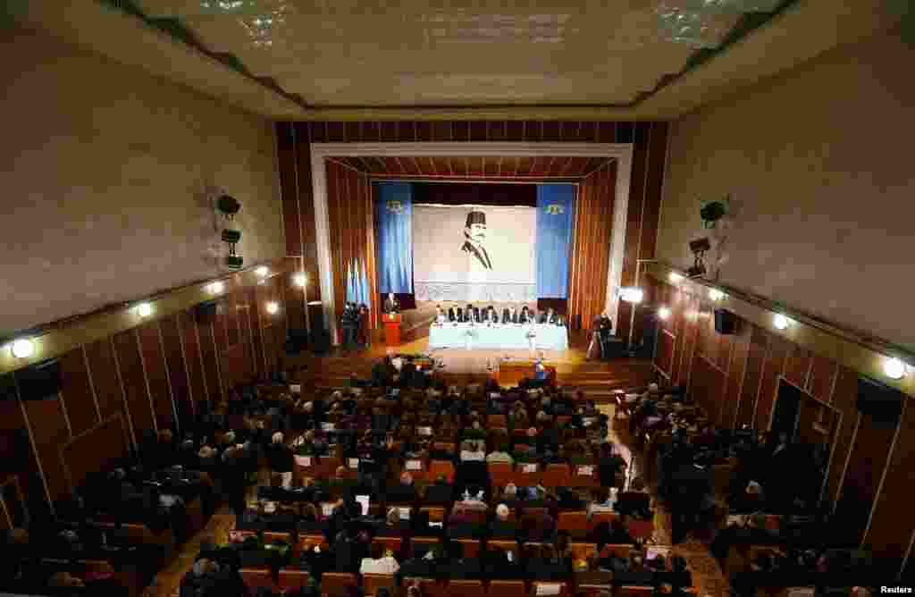 Курултай крымско-татарского народа объявил о начале политических и правовых процедур по созданию (восстановлению) национально-территориальной автономии крымско-татарского народа на его исторической территории - в Крыму. Симферополь, 29 марта 2014 года.