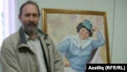 Фәйзрахман Камал үзе ясаган Сара Садыкова портреты янында