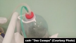 Бутылка, которую использовали в Архангельской областной больнице для подачи кислорода