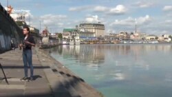 «Плот Крым» спустили на воду в Киеве (видео)