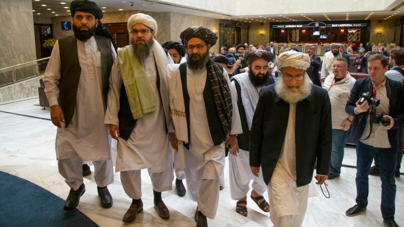 'د طالبانو سیاسي او نظامي برخې د افغان سولې او جګړې په اړه اختلاف لري'