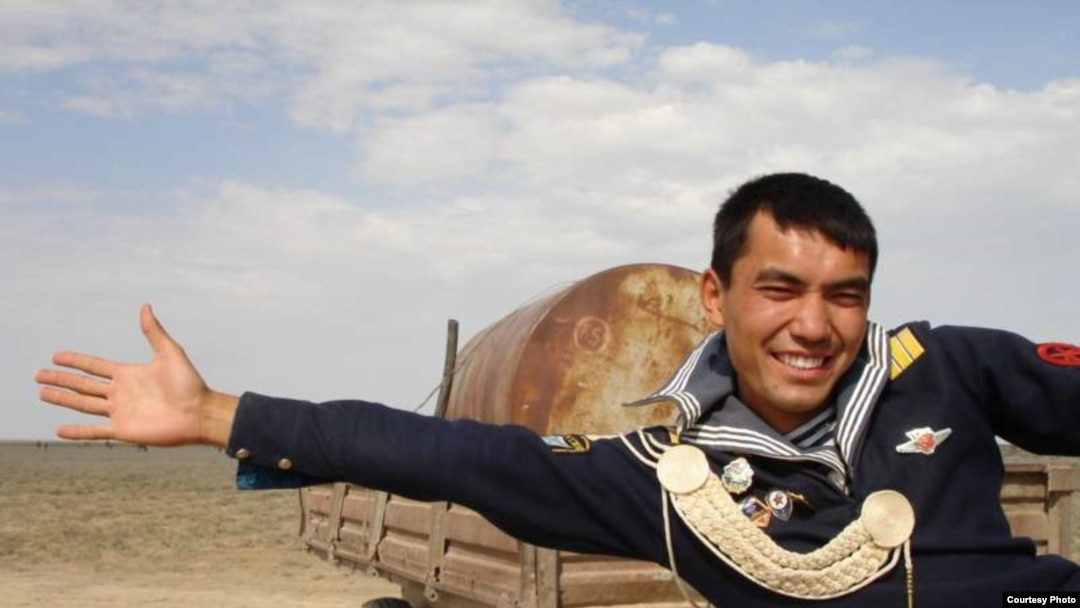 Көрші көршісін орысша сиқытты.