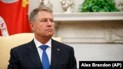 Klaus Iohannis a spus, la lansarea cărții sale în SUA, că românii au oprit prin protestele lor din 2017 ordonanța amnistiei și grațierii