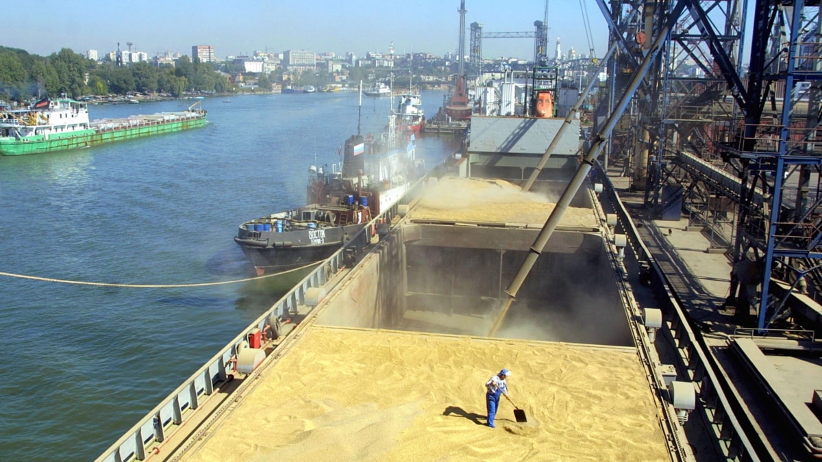 Russia exports its grain by ships of the shadow fleet