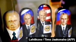 У Хельсінкі, де відбудеться саміт, уже продають «матрьошки» з зображеннями Трампа та Путіна