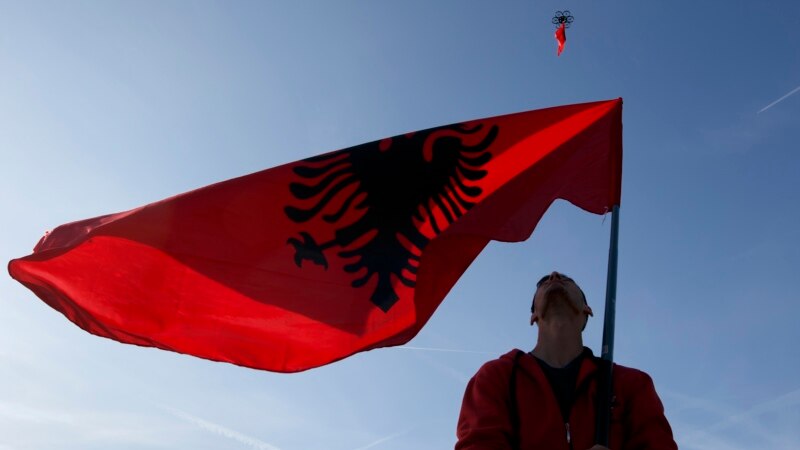 Албанската опозиција најави масовен антивладин протест на 16 февруари