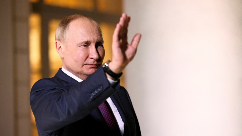 Ким Чен Ын, Лукашенко, Бжания и Гаглоев поздравили Путина с Днём России
