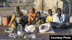 Илустрација: Семејството Абубакар од кампот Бреидџинг во Чад
