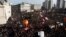 Протестиращи на площад "Италия" срещу плана на френското правителство за пенсионна реформа в Париж, 31 януари 2023 г. 