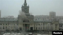 دخان يتصاعد من مدخل محطة القطارات في فولغوغراد