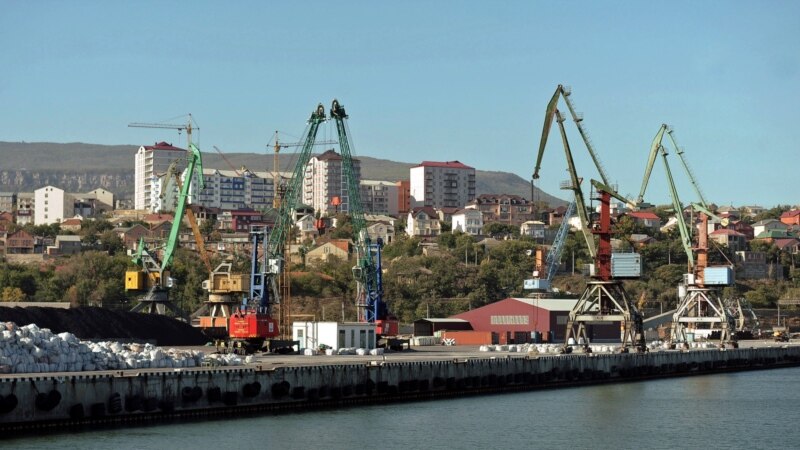 Mahaçkalanyň portunda Türkmenistandan gelen nebit tankerinde partlama boldy