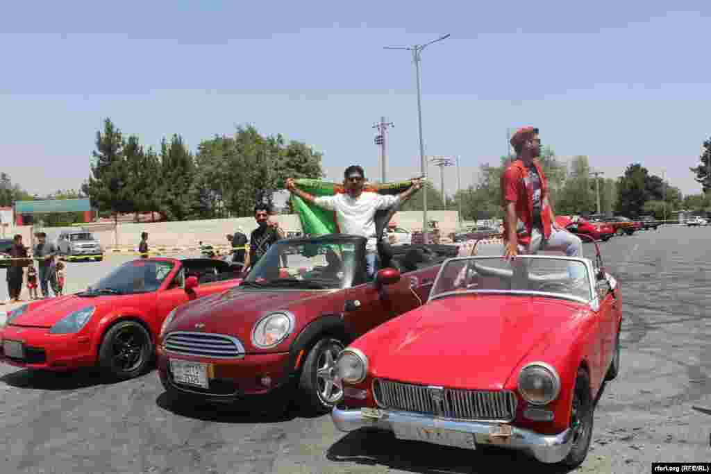 Afghanistan – Afg sport cars federation during a car show in Kabul نمایشات موتر رانی در کابل