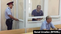 Бывший начальник отдела госзакупок компании «Жайыктеплоэнерго» Бакир Каримов, обвиняемый в хищениях, перед оглашением приговора. Уральск, 7 сентября 2016 года. 