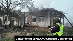 Знищений російською армією дім на Чернігівщині. 11 грудня 2025 року