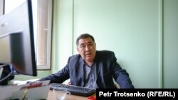 Юрмурод Бапӣ, рӯзноманигори қазоқ.