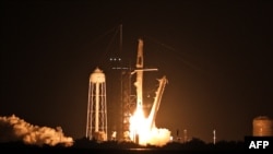 Мисијата Crew-7 лансира со ракета Falcon 9 на SpaceX со вселенското летало на компанијата Dragon од Лансирање комплекс 39A во вселенскиот центар Кенеди во Кејп Канаверал, Флорида, на 26 август 2023 година.