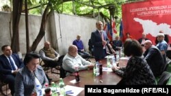 ოპოზიციური შეკრება ლეიბორისტული პარტიის ოფისში (რადიო თავისუფლების არქივიდან). 