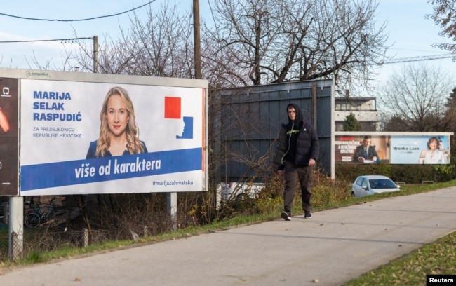 Një bilbord i kandidates për presidente, Marija Sellak-Raspudiq, i vendosur në Zagreb.