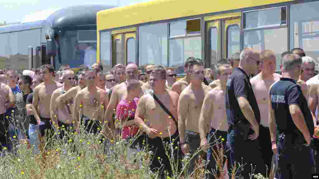 Kosovar police officers seized clothes with nationalist symbols worn by Serbs who had gathered in Gazimestan.