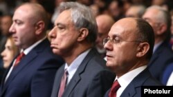 Armenia - Former Defense Minister Seyran Ohanian (R) and former Foreign Minister Vartan Oskanian hold a conference of their election bloc in Yerevan, 25Feb2017.