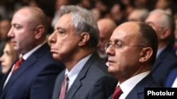 Armenia - Former Defense Minister Seyran Ohanian (R) and former Foreign Minister Vartan Oskanian hold a conference of their election bloc in Yerevan, 25Feb2017.