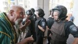 Противостояние возле Украинского дома в связи с принятием закона о статусе русского языка, 2012 год