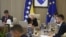 Predsjedavajuća Vijeća ministara BiH Borjana Krišto (u sredini) i ministar financija BiH Srđan Amidžić (prvi zdesna) na sjednici 5. maja 2026.