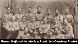 Grup de militari români, 1917; sursa: Expoziția Marele Război, 1914-1918, Muzeul Național de Istorie a României