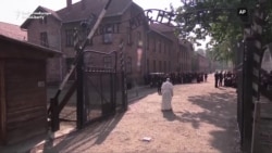 Pope Makes Somber Auschwitz Visit