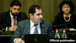 Armenia -- Minister for Local Government Suren Papikian at a cabinet meeting in Yerevan, February 20, 2020.