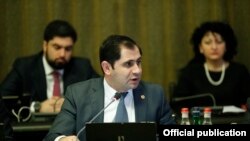 Министр территориального управления и инфраструктур Сурен Папикян (архив)