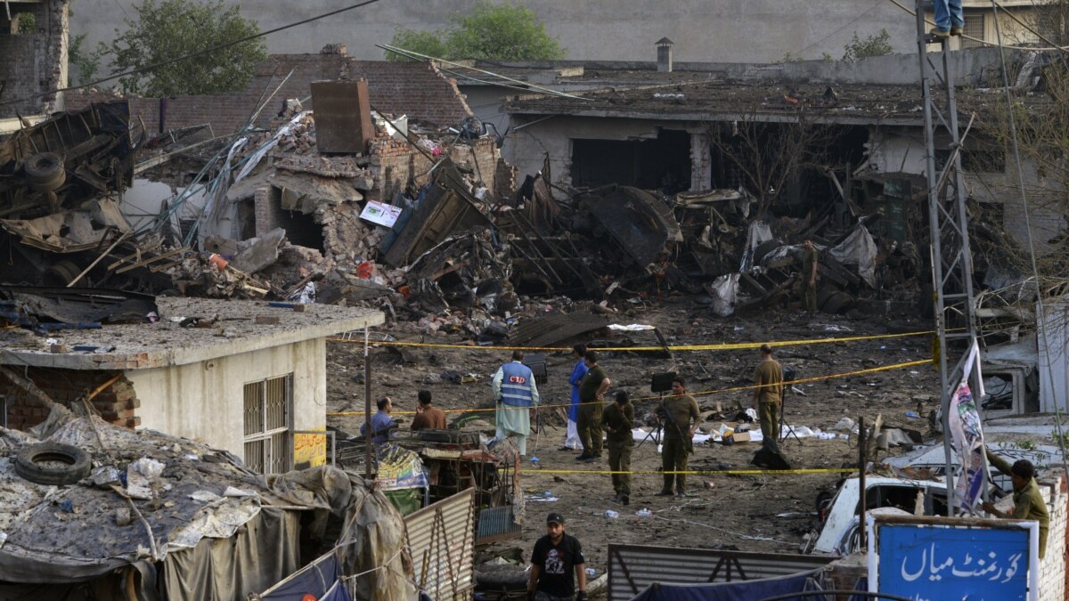 Pakistani Police Foil Taliban Attack In Lahore After Bombing, Officials Say