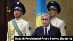 Касим-Жомарт Токаєв складає присягу і вступає на посаду виконувача обов’язків президента Казахстану на спільному засіданні обох палат парламенту. Астана, 20 березня 2019 року