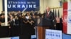 Президент Джо Байден выступает на военном заводе в Алабаме. 3 мая 2022 года