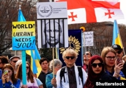 США. Під час акції протесту проти російського вторгнення до України. Вашингтон, 6 березня 2022 року