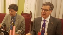 Ambasador za međunarodne religijske slobode Samuel Brownback na sastanku u Beogradu