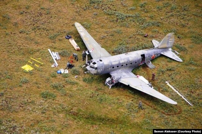 C-47 koji su SAD dale Sovjetskom Savezu tokom rata, 23. aprila 1947. je sa 36 ljudi bio prisiljen na prinudo sletanje na poluostrvu Tajmir